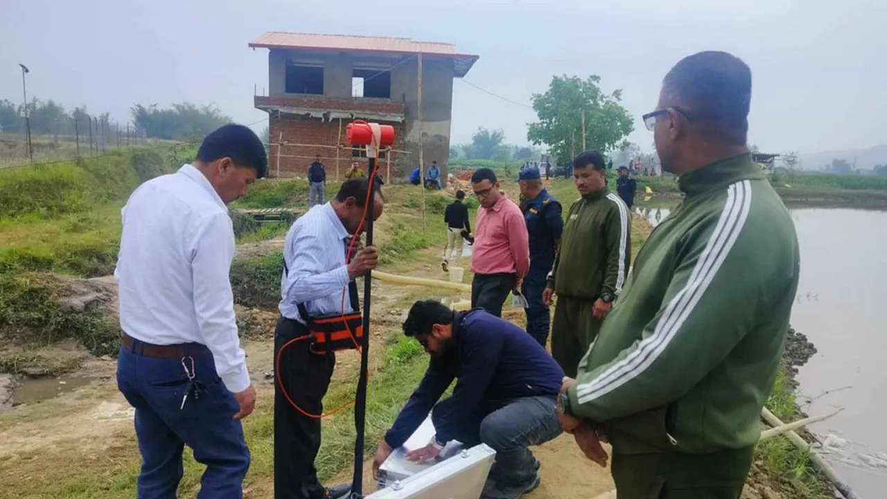 गाडी भासिएको स्थानमा भूगर्भ विभागले थाल्यो अध्ययन
