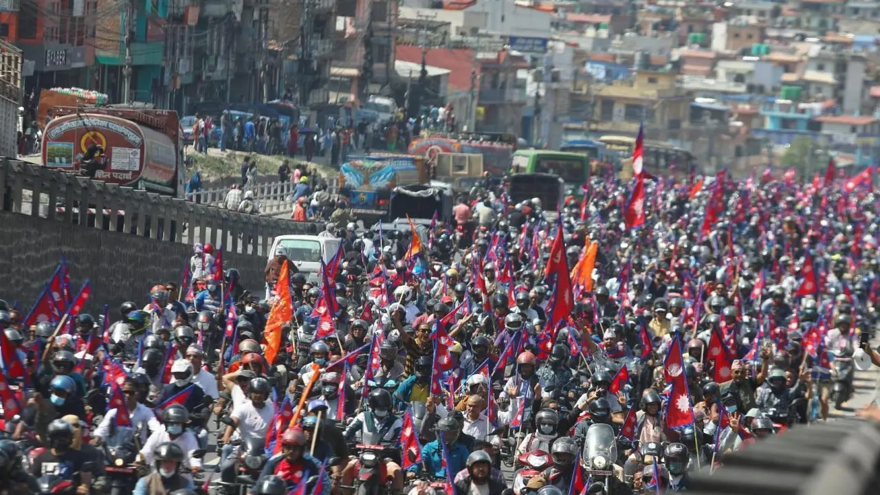 काठमाडौँमा राजसंस्था पक्षधरको मोटरसाइकल र्‍याली