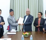 प्रधानमन्त्रीसमक्ष काठमाडौँ–तराई/मधेस दू्रतमार्ग सुरु डुुकुछापमा सार्न आदिवासी जनजाति आयोगको सुुझाव प्रतिवेदन हस्तान्तरण