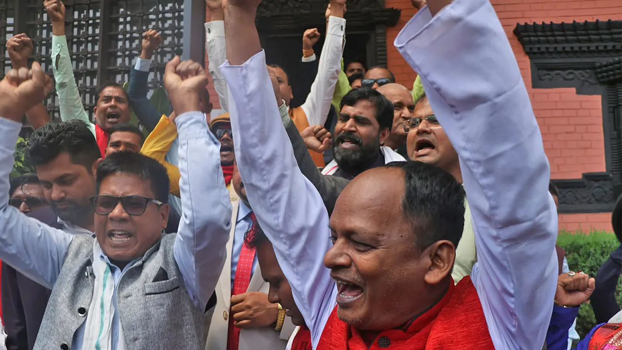 रेशम पक्राउ परेपछि प्रज्ञा प्रतिष्ठानमा सरकार विरुद्ध नाराबाजी