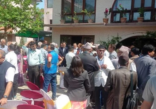 शशांक निवासमा चियापान, पूर्वपदाधिकारीको छुट्टै समूह बनाउने तयारी