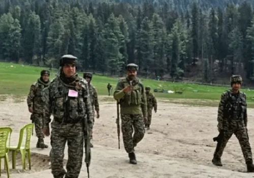 पाकिस्तानी गोलीबारीबाट कश्मीरमा मारिए १० भारतीय