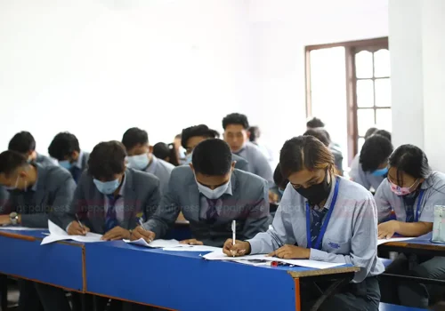 तीनकुने घटनाका आरोपितसहित ६ जनाले थुनाबाटै दिए १२ को परीक्षा