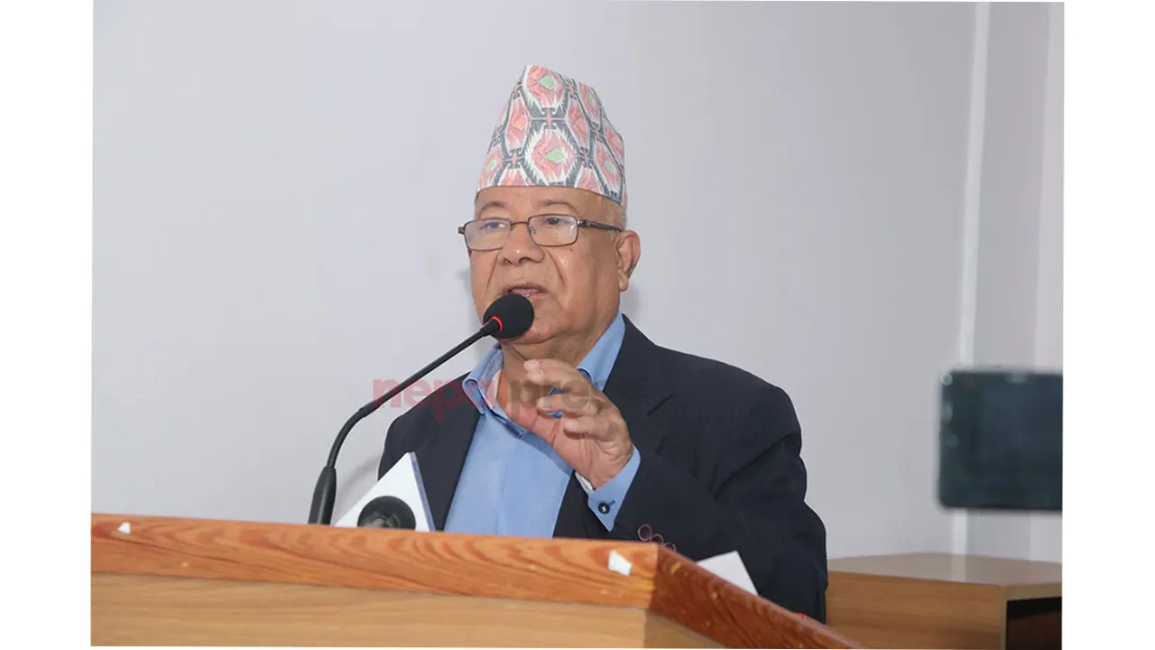 माधव नेपालले भने– राजावादीले आफ्नो ‘संस्कार’ देखाए