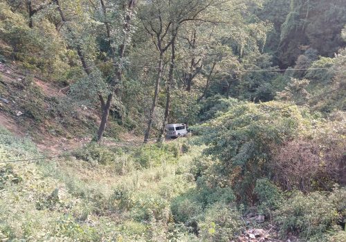 नागढुङ्गामा बस दुर्घटना १९ घाइते ४ अबस्था गम्भीर