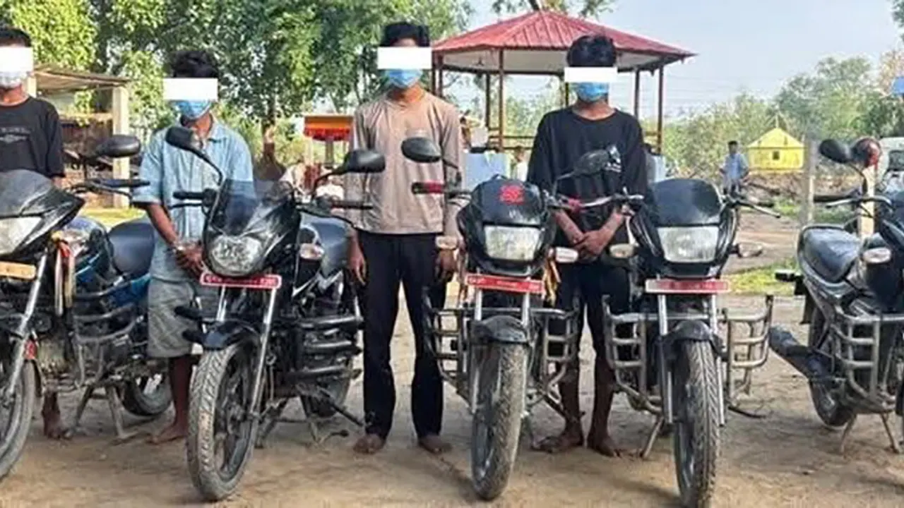 कैलालीमा चोरीका ८ मोटरसाइकलसहित ४ जना पक्राउ