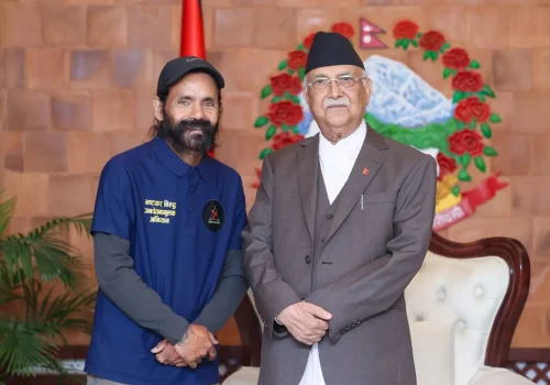 प्रधानमन्त्रीसँग अभियानकर्मी बोहराको भेट