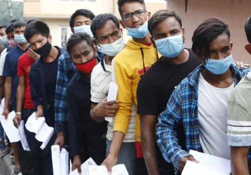 रेमिट्यान्स र मुद्रास्फीतिको जोखिम बढ्दै जाँदा द्वन्द्वले नेपालको अर्थतन्त्रलाई खतरामा पार्छ