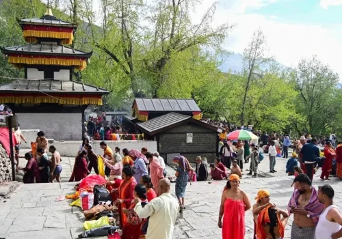 मुक्तिनाथमा दर्शनमा नेपालदेखि भारतसम्मका भक्तजनहरु