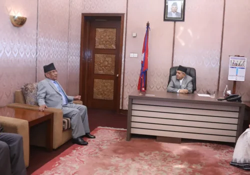 सदनको अवरोध हटाउनेबारे सभामुख र प्रचण्डबीच छलफल