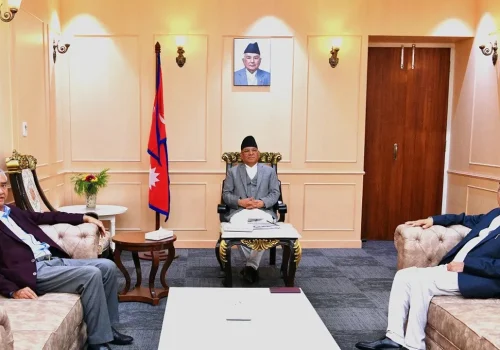 सिंहदरबारमा आज ओली, देउवा र प्रचण्डबीच छलफल हुने
