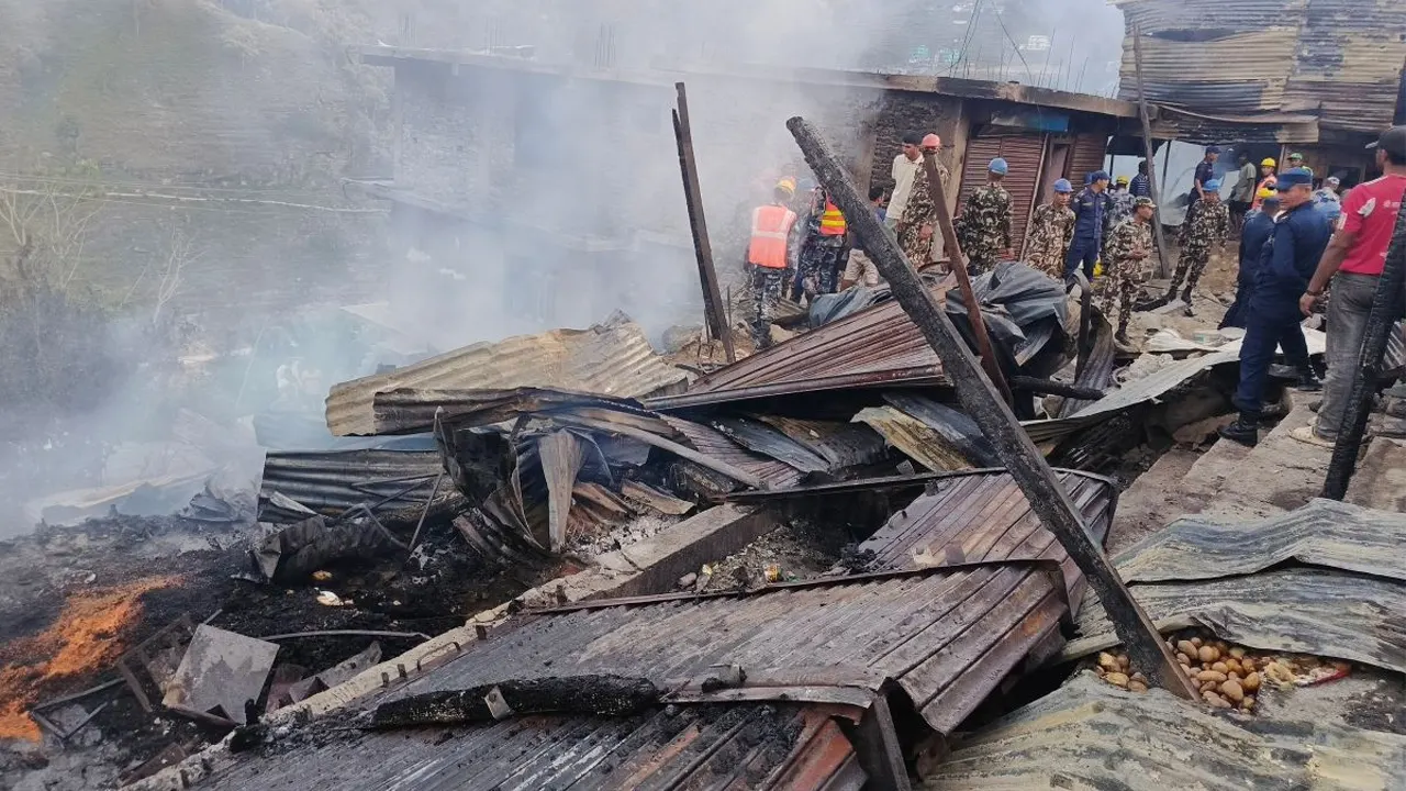 हुम्लामा आगलागी, आठ घर नष्ट