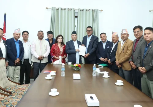 प्रधानमन्त्रीलाई सुनचाँदी व्यवसायीको ध्यानाकर्षण