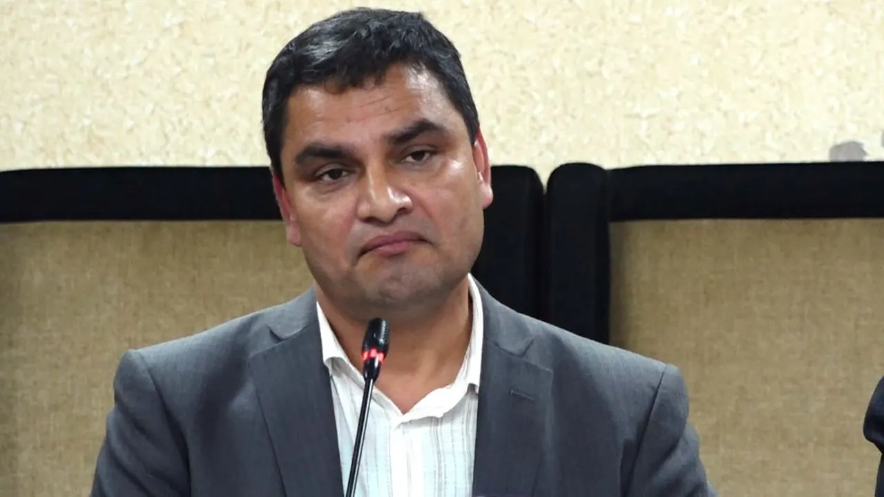 स्वास्थ्य मन्त्री प्रदीप पौडेल अस्वस्थ, वीर अस्पतालमा उपचार जारी