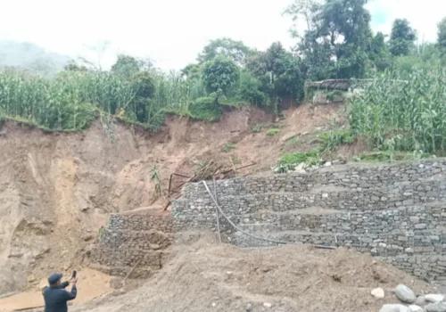 मेलम्ची–४ पाटिभन्ज्याङ बस्तीमा पहिरोको उच्च जोखिम, तत्काल सुरक्षा अपनाउन आग्रह