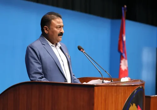 सङ्घीय मामिलामन्त्रीलाई प्रश्न– कुलिङ पिरियडकै कारण निजामती कर्मचारी विधेयक रोकिएको हो ?