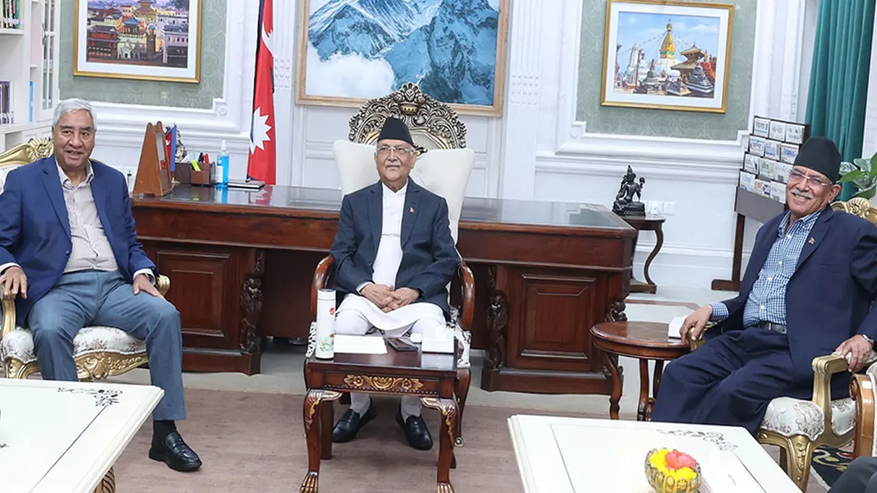 तीन दलका शीर्ष नेताको बैठक जारी