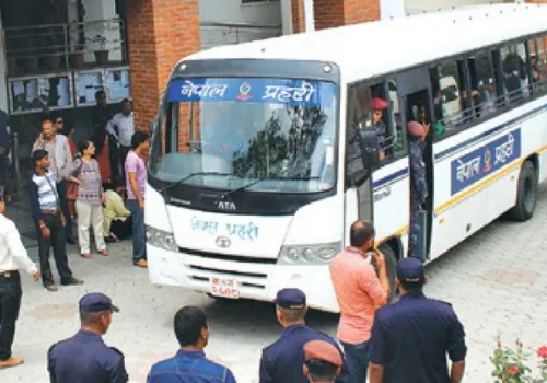 नेपाल प्रहरी र सशस्त्र प्रहरीले चलाउँदैछ निःशुल्क बस