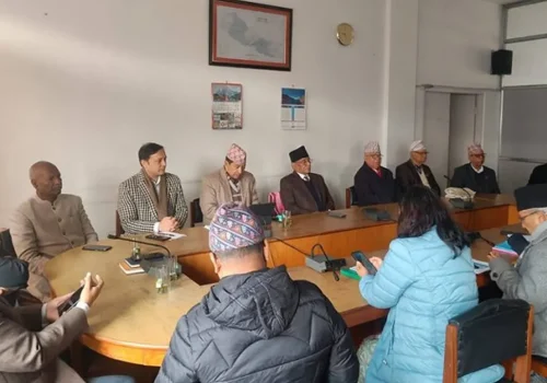 संसद् बैठकअघि प्रचण्डले बोलाए विपक्षी दलहरूको बैठक