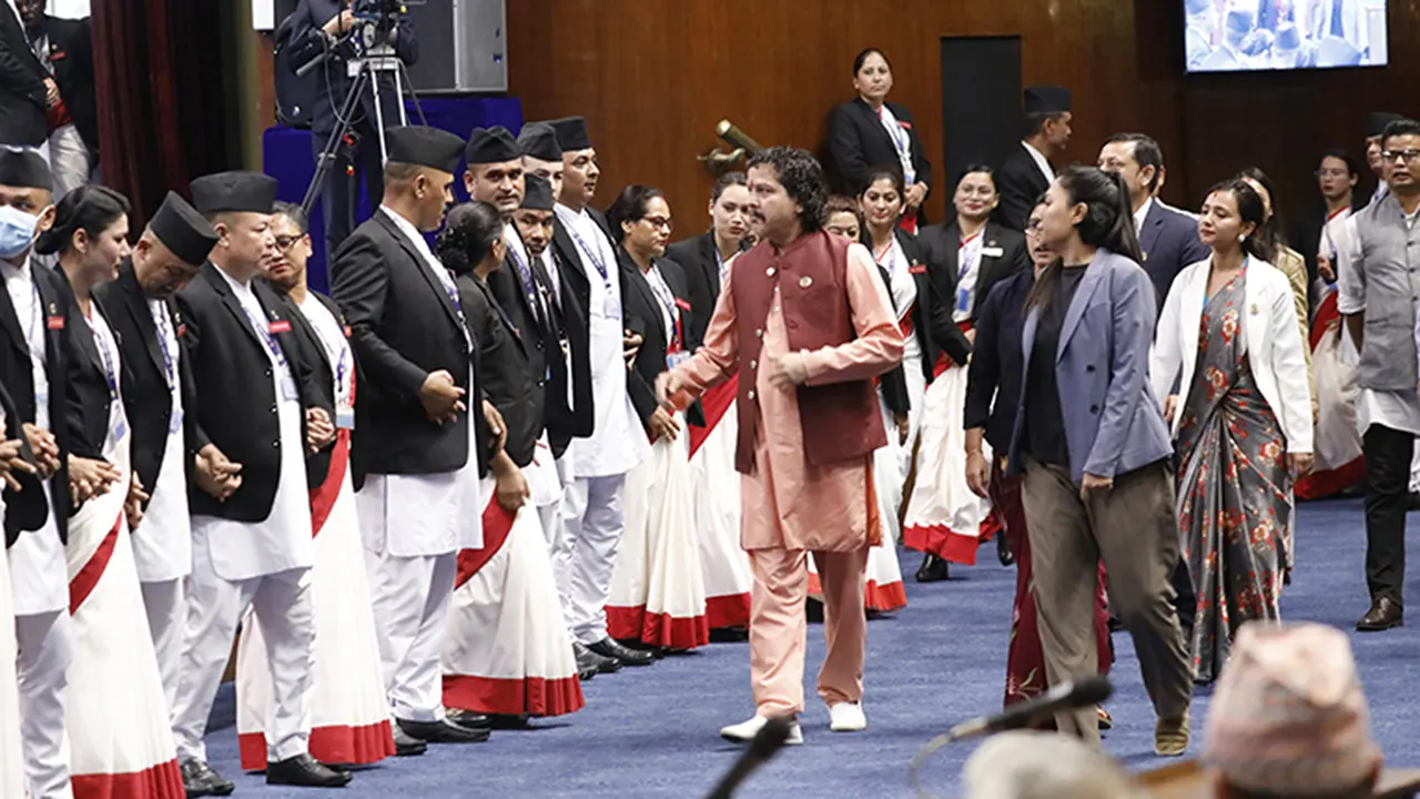प्रतिनिधि सभाबाट राप्रपासँगै बाहिरियो रास्वपा