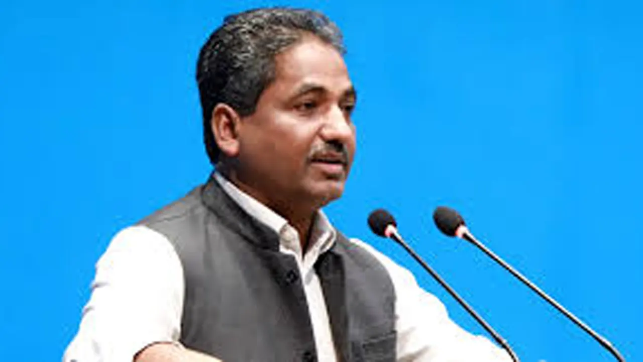 प्रधानमन्त्रीले छलफलमा नआएर सिंगैं संसदको अपमान गर्नुभो : प्रभु साह