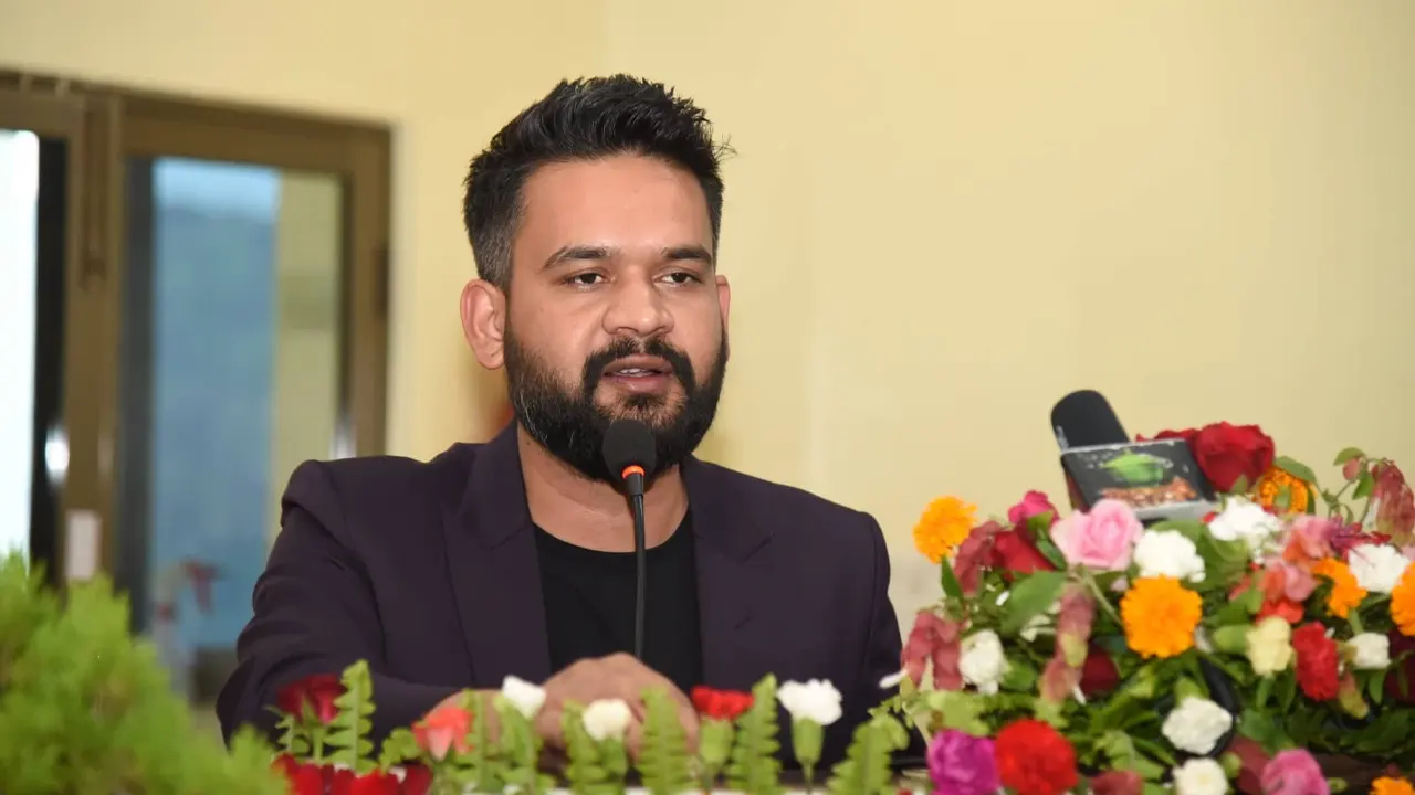बालेनले आइतबारलाई बोलाए नगरसभा