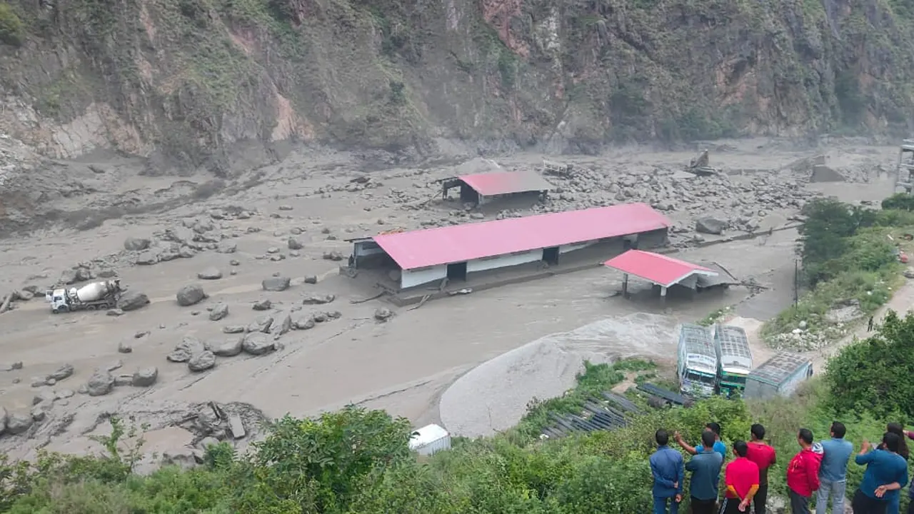 रसुवामा बाढीबाट पुगेको क्षतिको विवरण संकलन गर्न समिति गठन