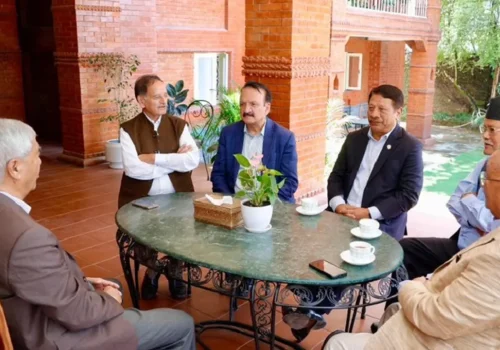 चाक्सीबारी छलफलको निष्कर्ष सुनाउन देउवानिवास पुगे कांग्रेसका नेताहरू