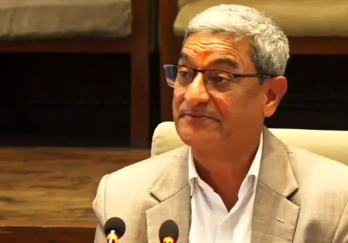 स्पेन भ्रमणमा गएकाहरूबारे छानबिन गर्न आइजिपीलाई गृहमन्त्री लेखकको निर्देशन