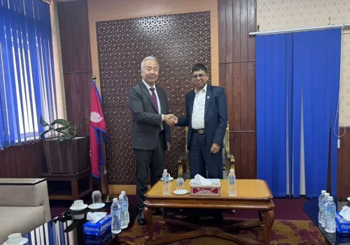 मन्त्री दाहालसँग जापानी राजदूत मायदाको भेट