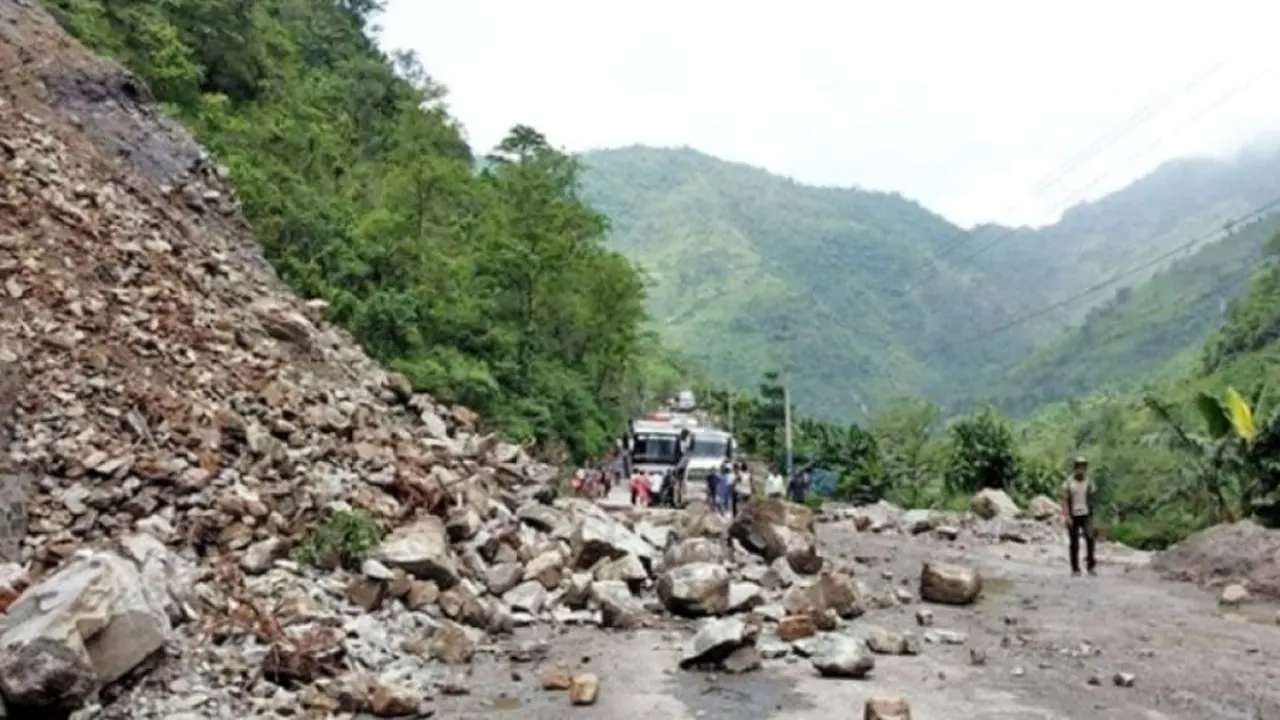 काठमाडौं–टोखा , नुवाकोट सडकखण्ड अवरुद्ध