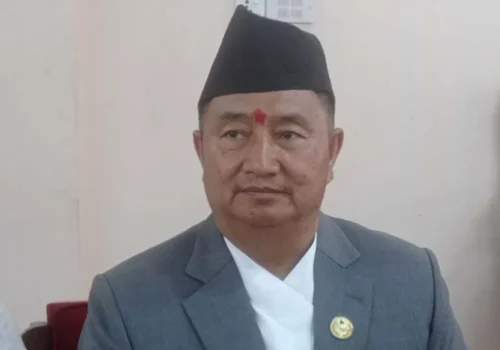 मुख्यमन्त्री लामाविरुद्ध अविश्वासको प्रस्ताव दर्ता