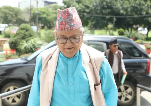 राप्रपाका नेताहरू निर्वाचन आयोगमा