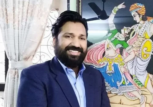 सेयर लगानीकर्ता दीपेन्द्र अग्रवाल पक्राउ