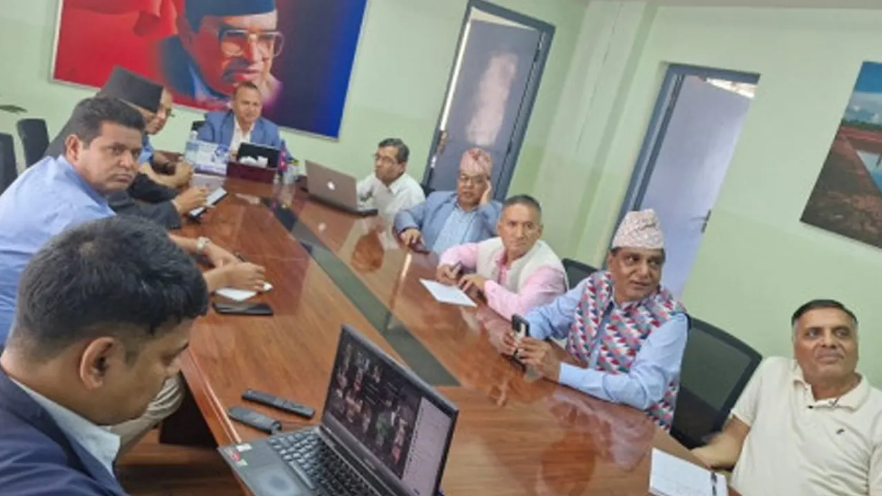 नेतृत्वको बहस रोक्न एमाले महासचिव पोखरेलको निर्देशन