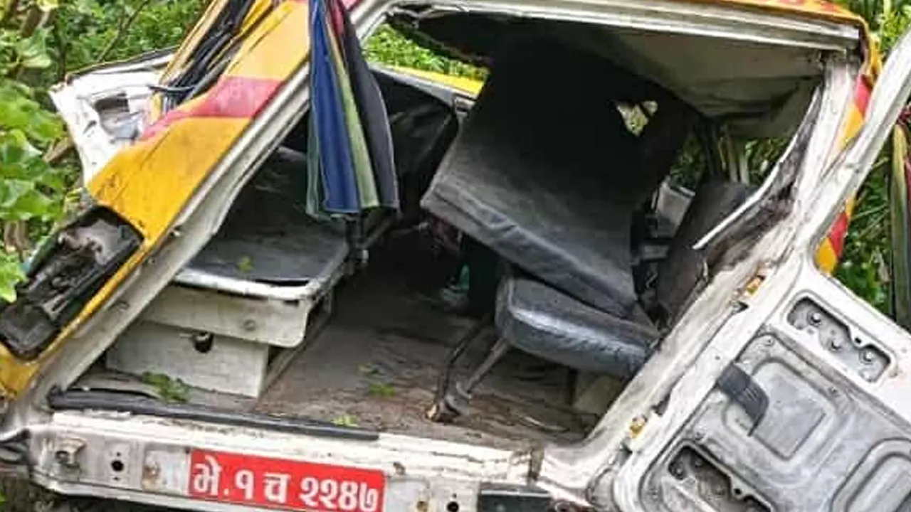 जाजरकोटमा एम्बुलेन्स दुर्घटना, चालकको घटनास्थलमै मृत्यु