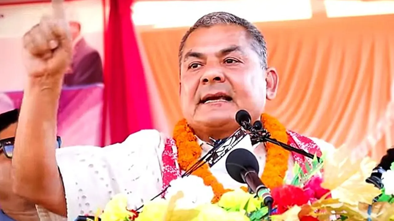 राजनीतिक दल खोल्ने दुर्गा प्रसाईंको घोषणा