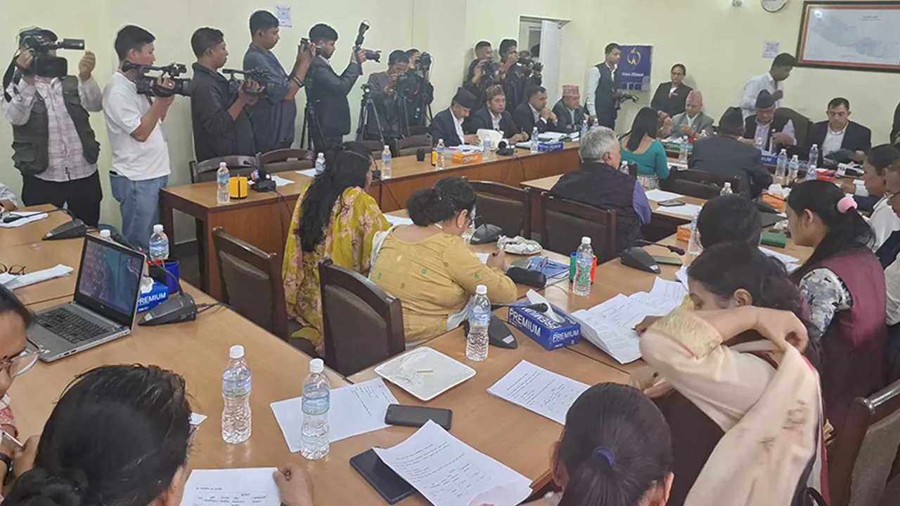 शिक्षा समिति बैठक : शिक्षक बढुवा तीन प्रकारले गर्ने प्रस्ताव पारित