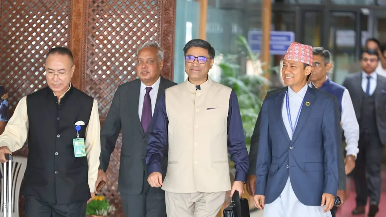 नेपाल आइपुगे भारतीय विदेश सचिव