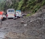 धादिङको थाक्रेमा पहिरो, काठमाडौं–मुग्लिङ सडकखण्ड अवरुद्ध