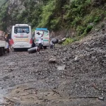 धादिङको थाक्रेमा पहिरो, काठमाडौं–मुग्लिङ सडकखण्ड अवरुद्ध