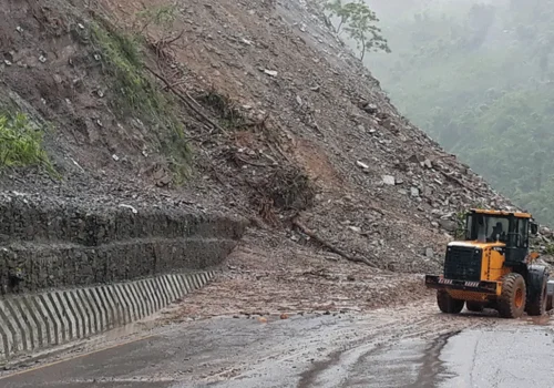 मुग्लिन–नारायणगढ सडकखण्ड अवरुद्ध