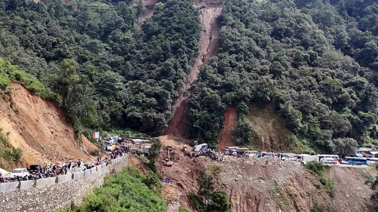 बीपी राजमार्गमा १५ भदौसम्म राति गाडी चलाउन रोक