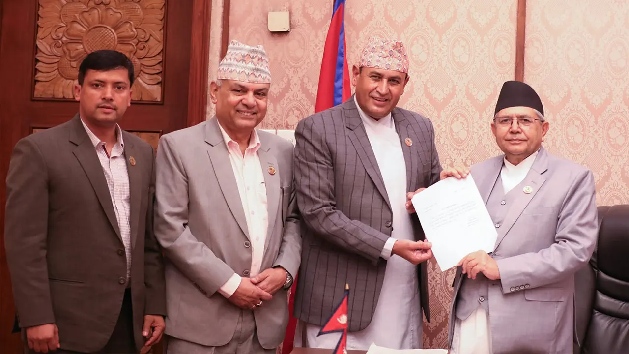 रामहरि खतिवडाले सभामुखलाई बुझाए राजीनामा