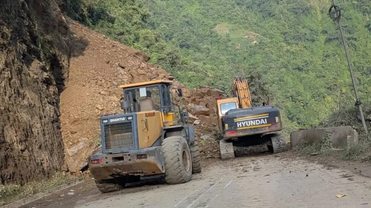 काठमाडौं–मुग्लिन यात्रा गर्दा वैकल्पिक सडक प्रयोग गर्न प्रशासनको आग्रह