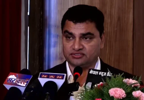 स्वास्थ्यमन्त्री पौडेलले राजीनामा दिँदै