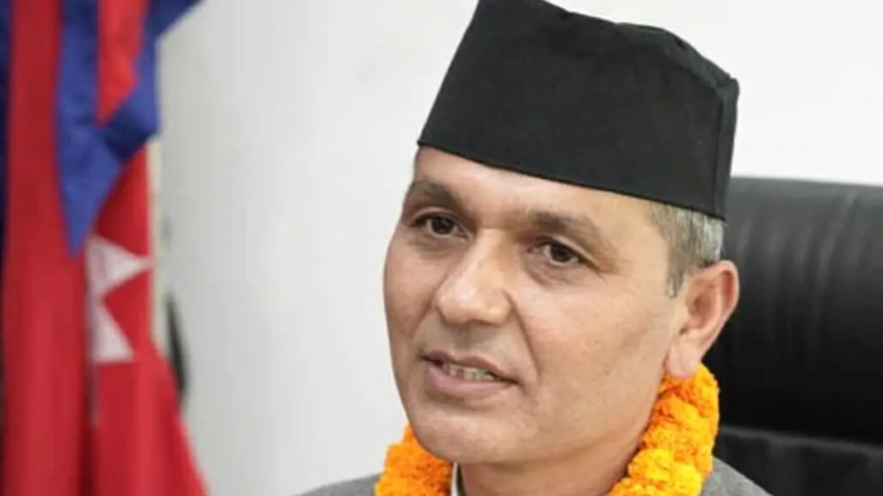 गृहमन्त्री अर्यालले गरे पदभार ग्रहण