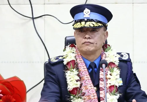 आइजिपी चन्द्रकुबेर खापुङले पाए दर्ज्यानी चिन्ह