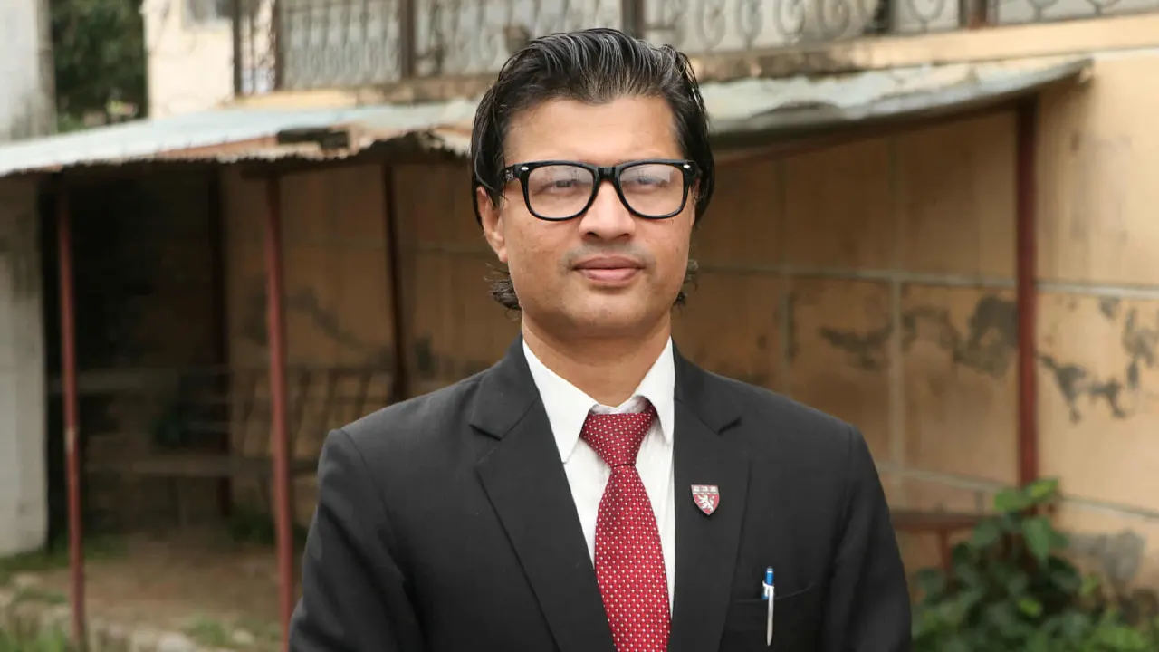 दुई बिहेले विवादमा परेका लेखजंग थापा रास्वपाले भने उम्मेदवारी छाड्न तयार