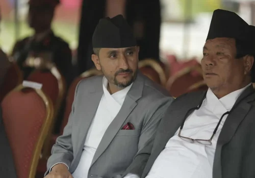 शपथ लिन शीतल निवास पुगे मन्त्रीहरू